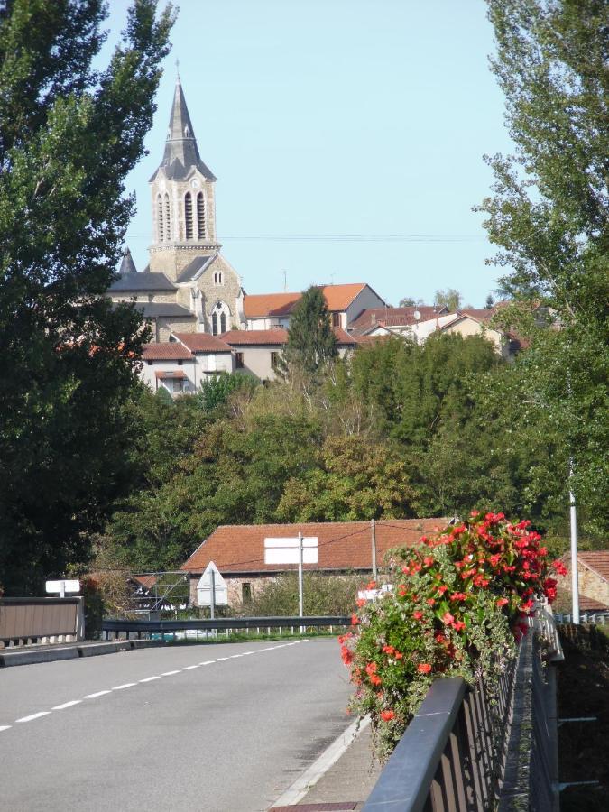 Le Pont De Livinhac Hotel Decazeville Buitenkant foto
