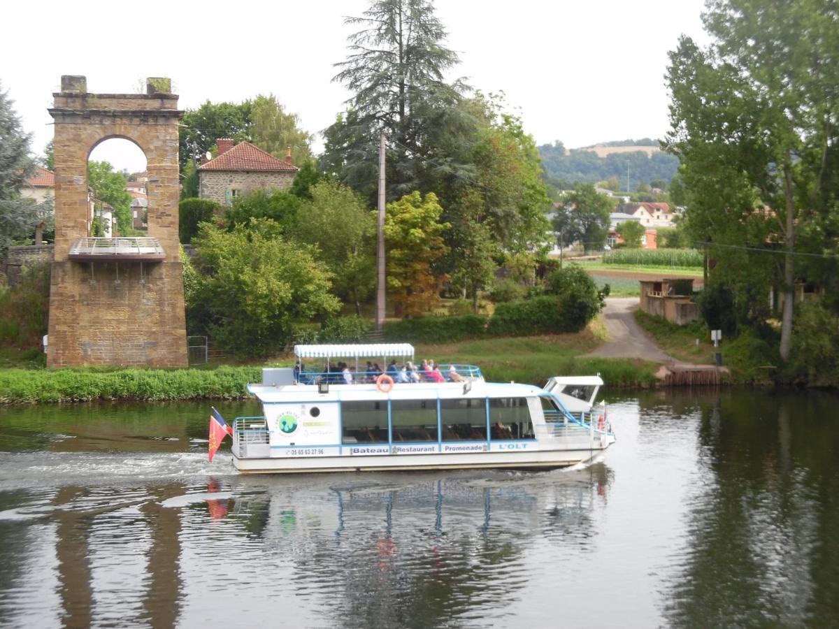 Le Pont De Livinhac Hotel Decazeville Buitenkant foto